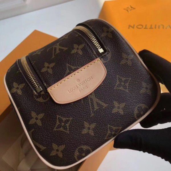 King Size Toiletry Bag Monogram Canvas M47528 - Image 8