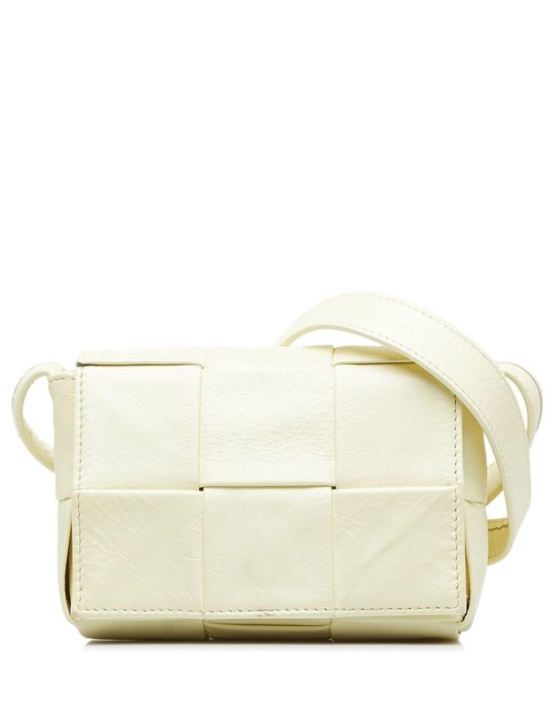 Bottega Veneta   2020 Cassette Maxi Intrecciato shoulder bag