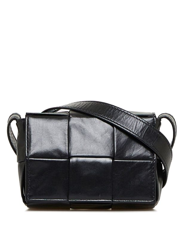 Bottega Veneta   Maxi Intrecciato Cassette shoulder bag