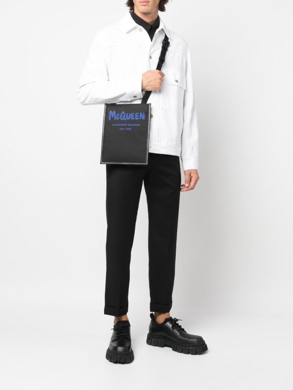 Alexander McQueen logo-print messenger bag - Image 2