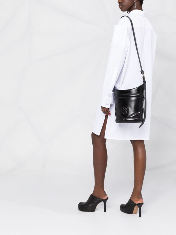 Alexander McQueen embossed-logo bucket bag - Image 6