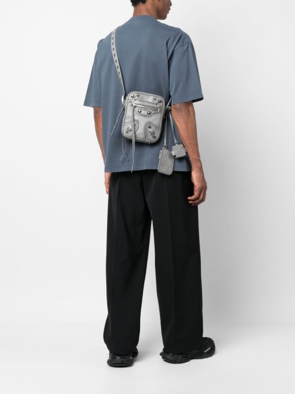 Balenciaga Le Cagole cracked leather messenger bag - Image 2
