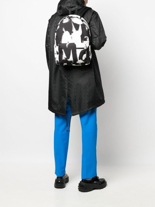 Alexander McQueen graffiti-print backpack - Image 5
