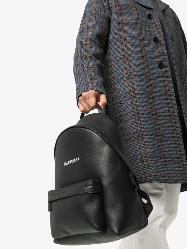 Balenciaga Everyday logo backpack - Image 2