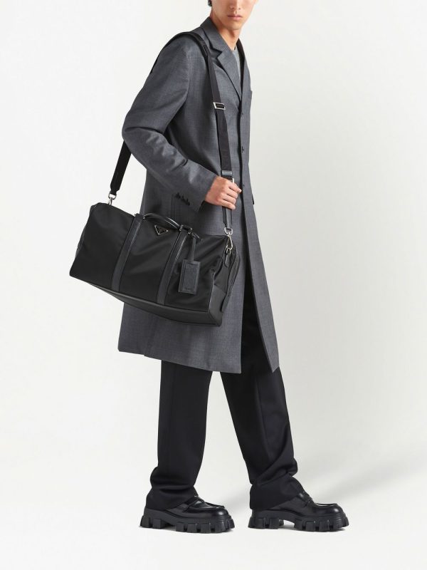 Prada triangle logo-patch duffel bag - Image 2