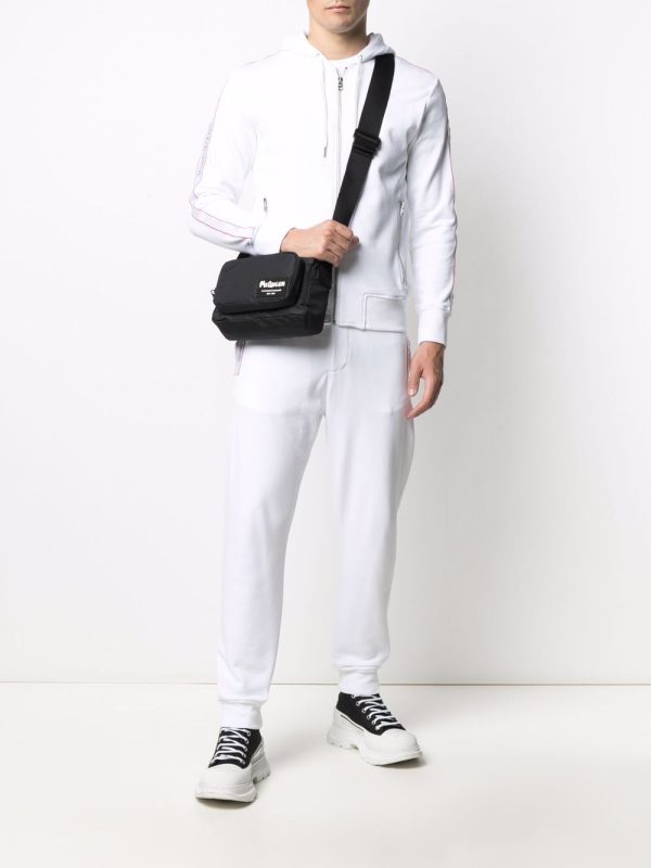 Alexander McQueen logo-patch crossbody bag - Image 2