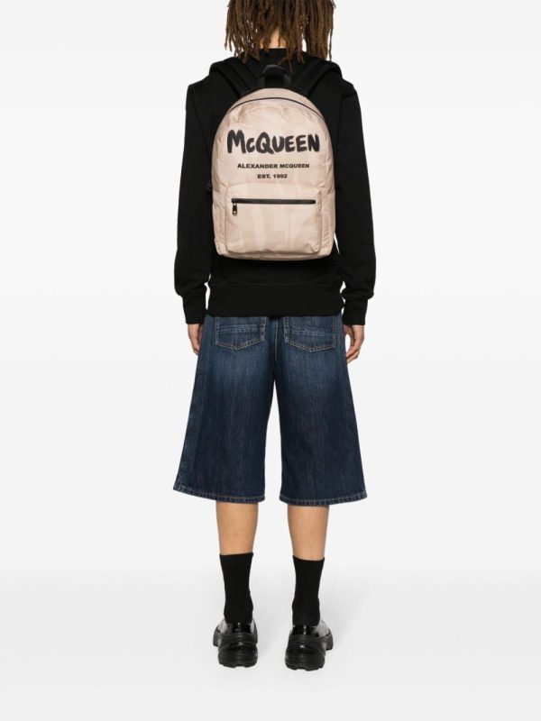 Alexander McQueen Graffiti Metropolitan logo-print backpack - Image 5
