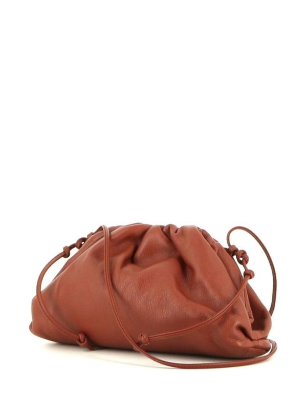 Bottega Veneta   mini leather ruched pouch - Image 3