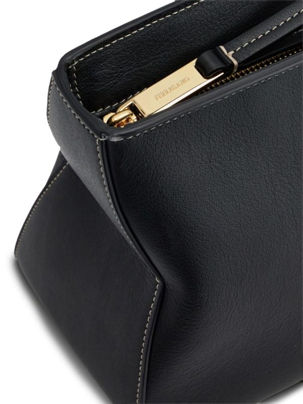 Ferragamo logo-stamp leather clutch bag - Image 3