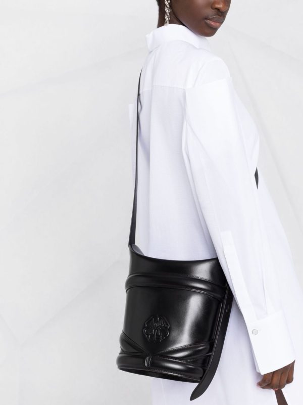 Alexander McQueen embossed-logo bucket bag - Image 5