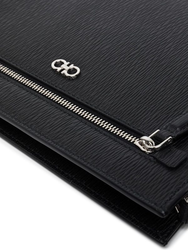 Ferragamo Gancini logo-embellished pouch - Image 4