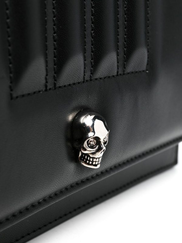 Alexander McQueen skull-stud padded crossbody bag - Image 4