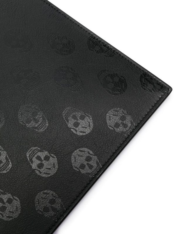 Alexander McQueen skull-print zipped clutch bag - Image 4