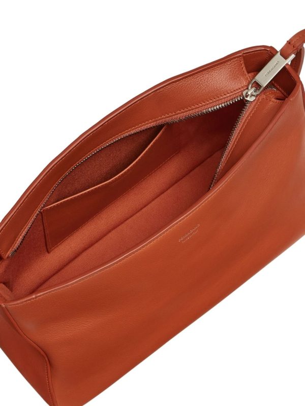 Ferragamo logo-debossed clutch bag - Image 4