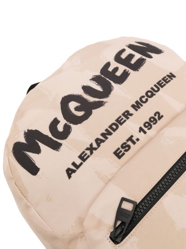 Alexander McQueen Graffiti Metropolitan logo-print backpack - Image 3