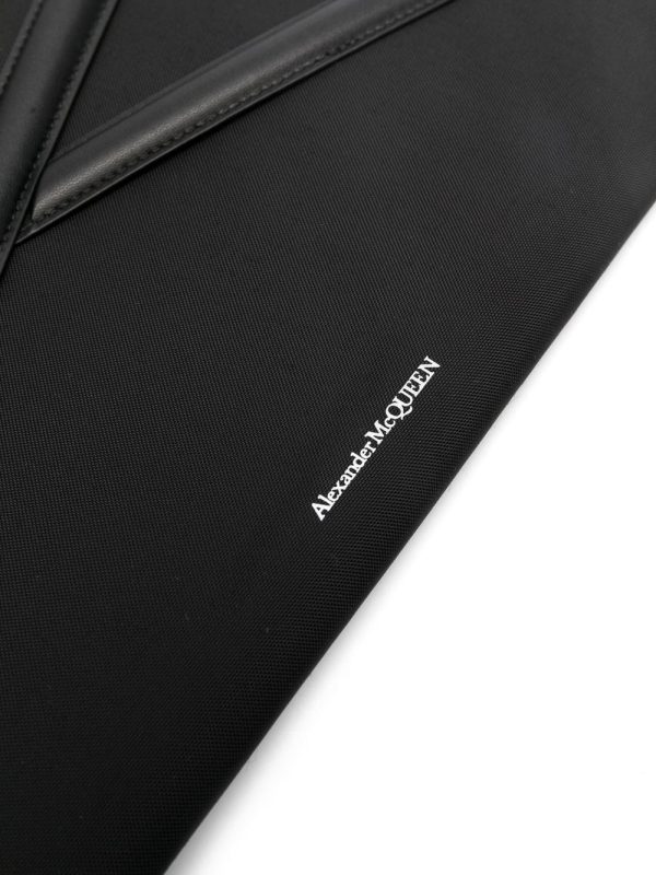 Alexander McQueen Harness logo-print clutch bag - Image 3