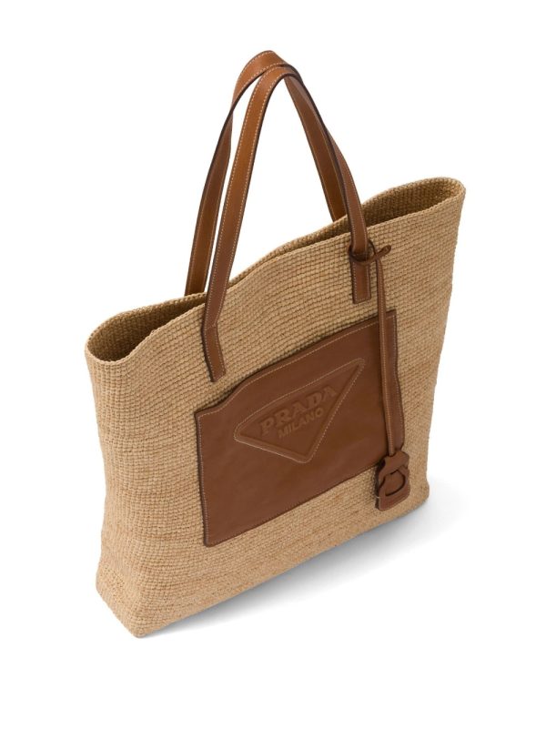 Prada triangle-logo raffia tote bag - Image 4