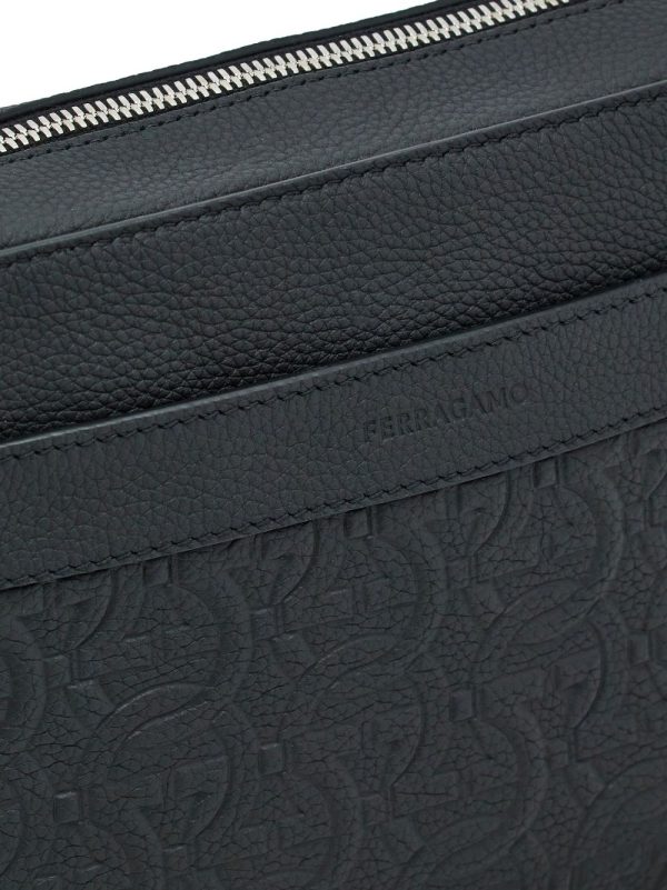 Ferragamo logo-embossed leather shoulder bag - Image 4
