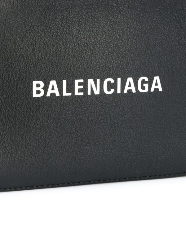 Balenciaga Everyday XS camera bag - Image 4