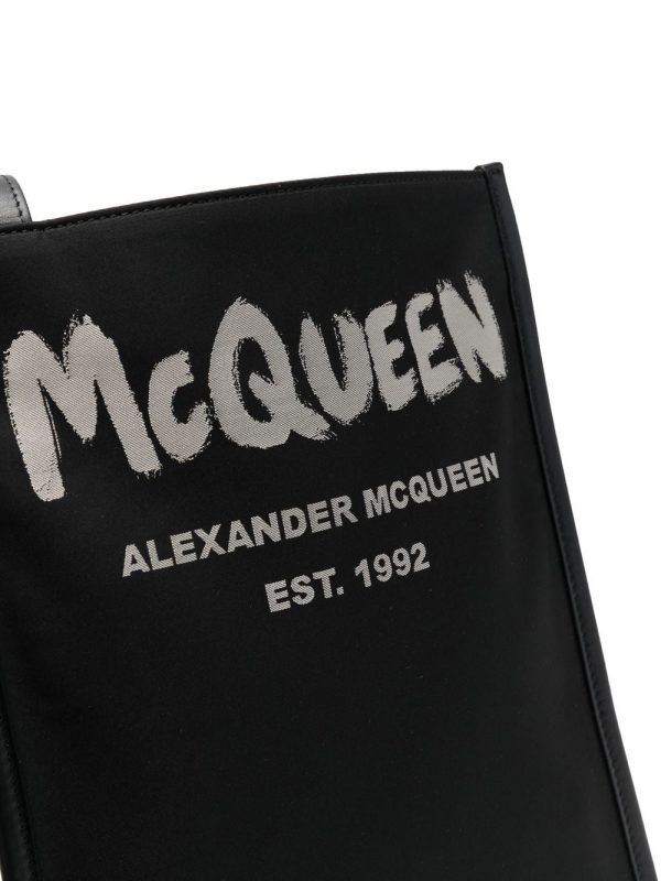 Alexander McQueen graffiti logo-print messenger bag - Image 3