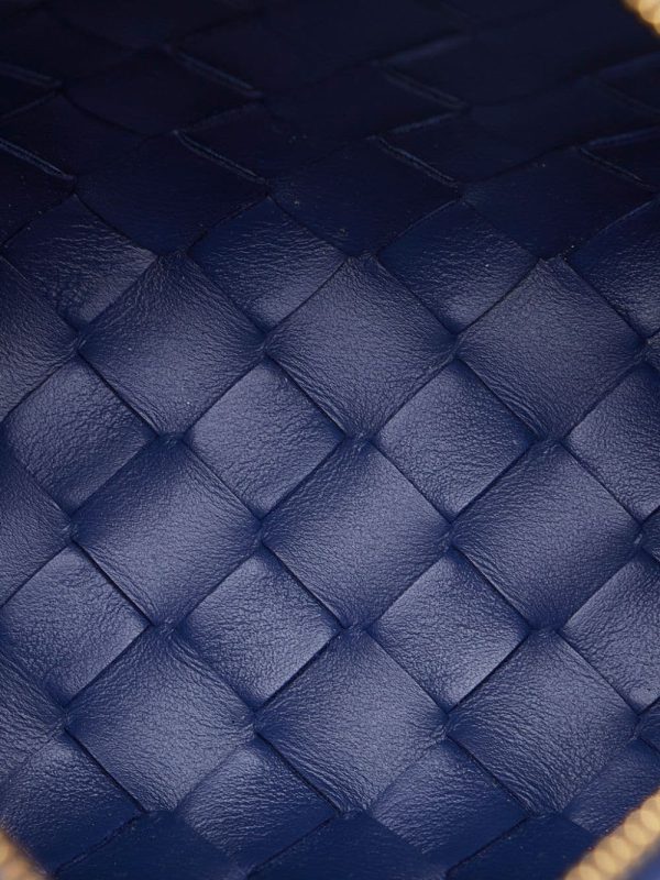 Bottega Veneta   mini Intrecciato Loop shoulder bag - Image 5