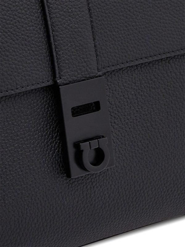 Ferragamo Gancini-buckle leather messenger bag - Image 5