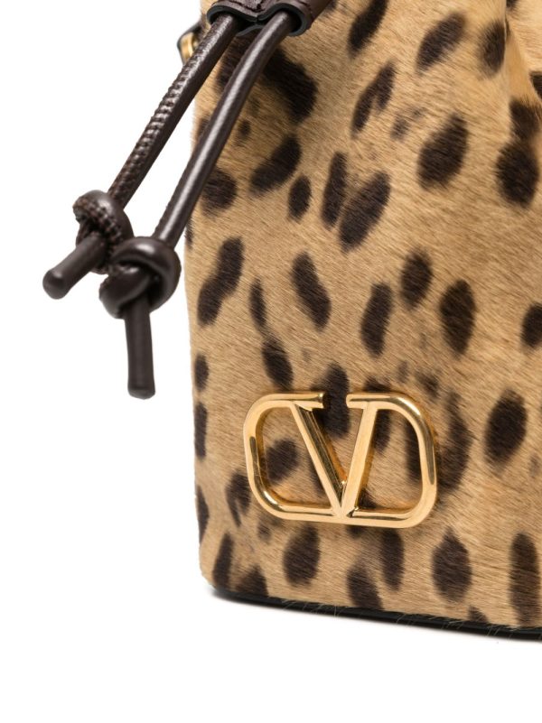 Valentino Garavani VLogo Signature mini bucket bag - Image 5