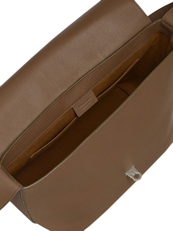 Ferragamo Gancini-plaque leather messenger bag - Image 5