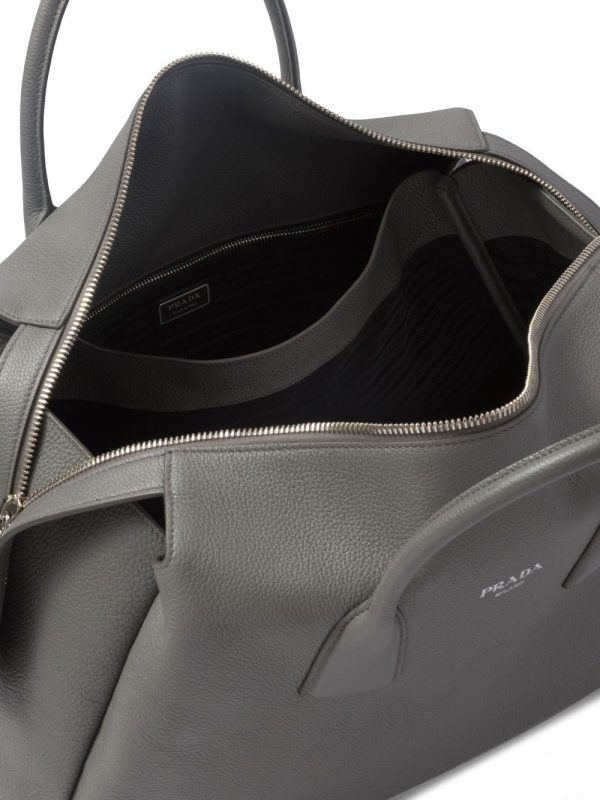 Prada triangle logo leather travel bag - Image 5