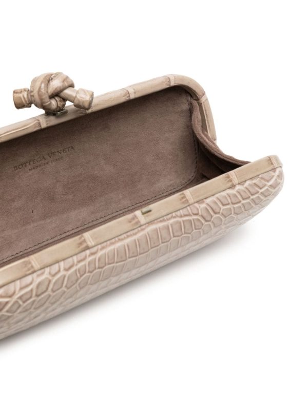 Bottega Veneta   Knot crocodile-embossed clutch bag - Image 5