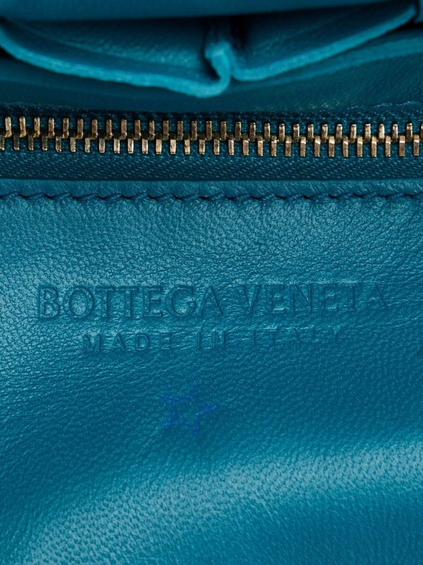 Bottega Veneta  Padded Cassette Chain two-way bag - Image 5