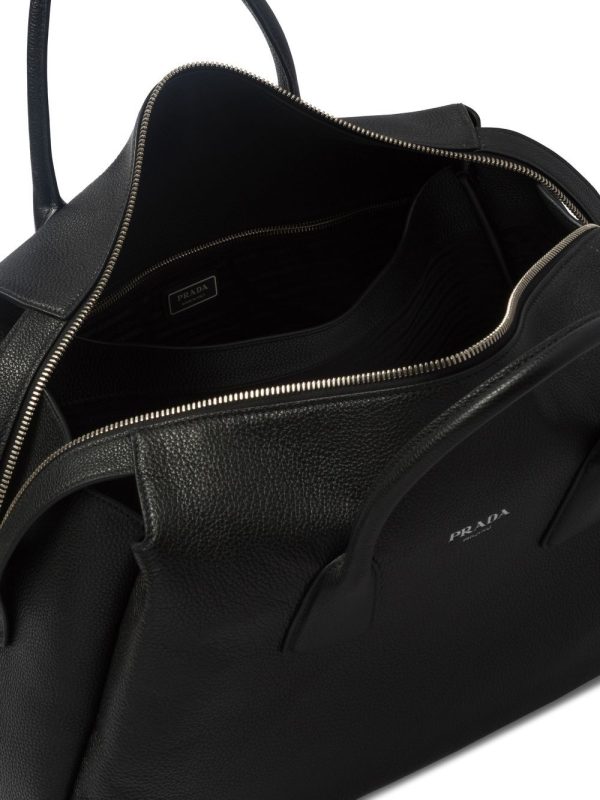 Prada triangle logo leather travel bag - Image 5