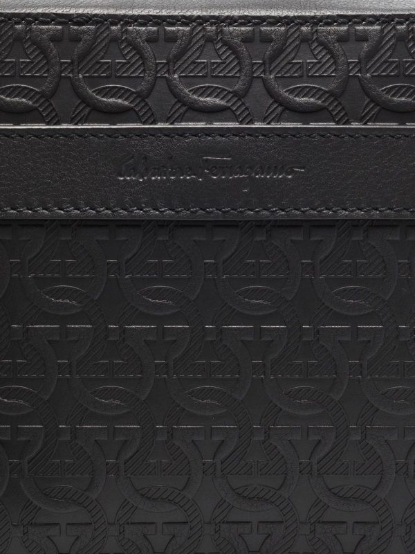 Ferragamo Gancini-embossed shoulder bag - Image 5