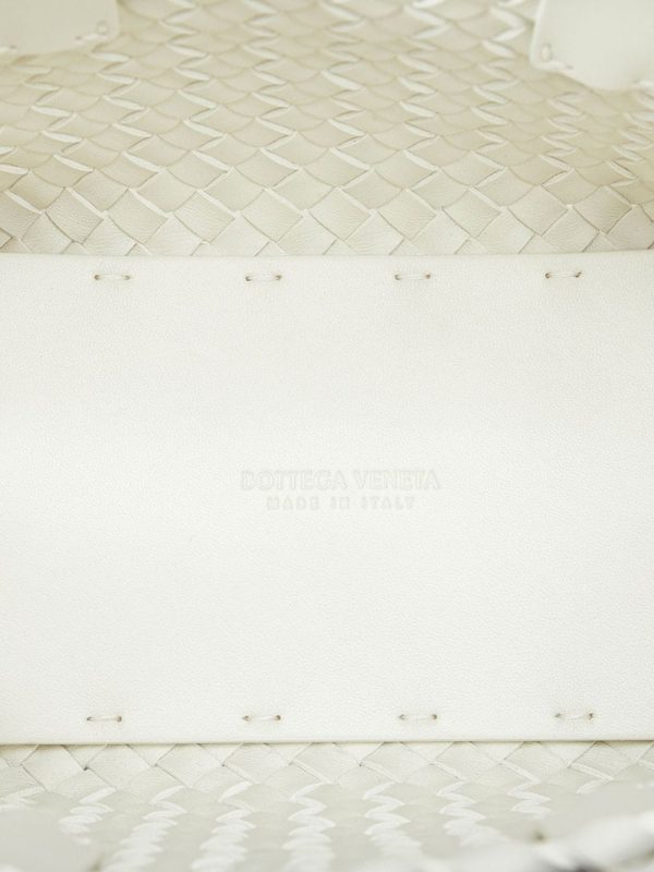 Bottega Veneta  mini Intrecciato Cabat handbag - Image 5