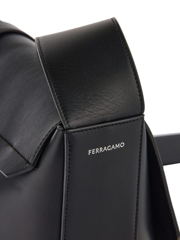 Ferragamo Gancini-buckle leather messenger bag - Image 5