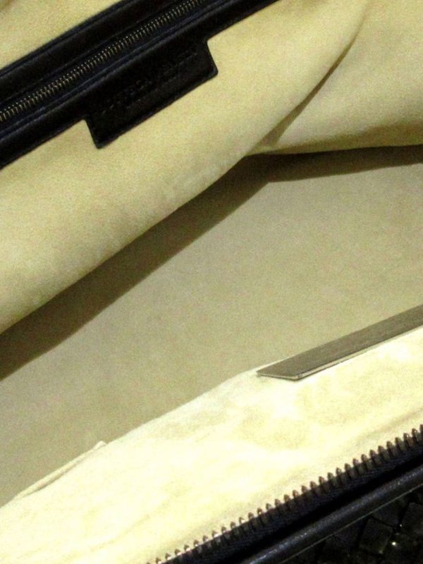 Bottega Veneta   Intrecciato two-way zip handbag - Image 5