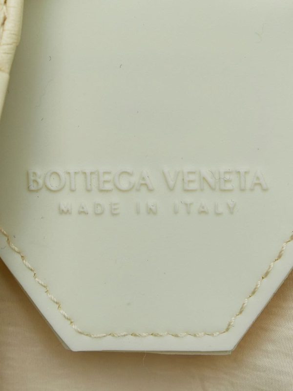 Bottega Veneta   2020 Cassette Maxi Intrecciato shoulder bag - Image 6