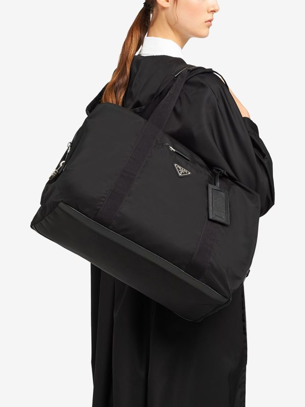 Prada Re-Nylon triangle logo holdall bag - Image 6
