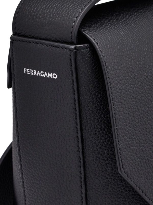 Ferragamo Gancini-buckle leather messenger bag - Image 6