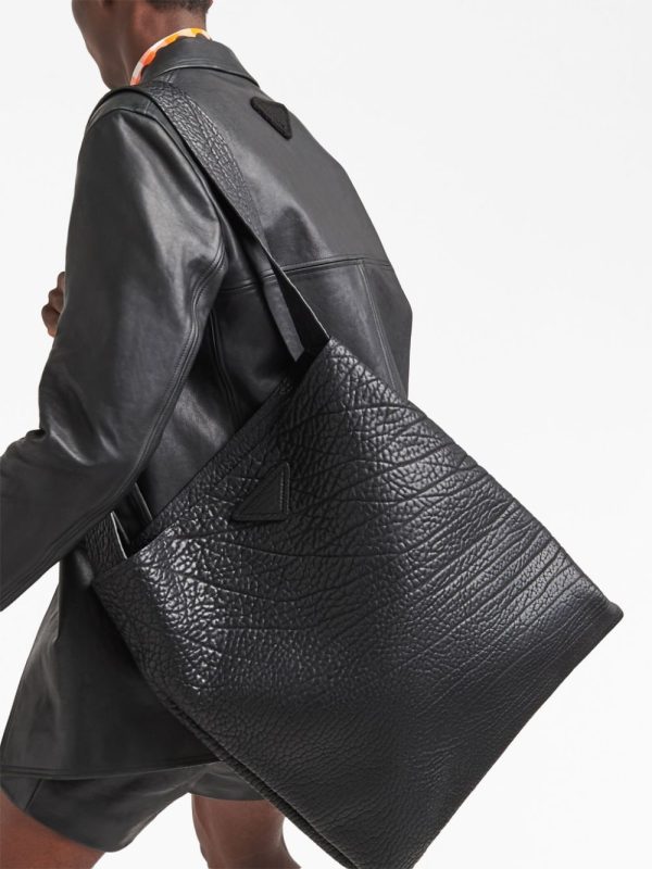 Prada grained leather tote bag - Image 7