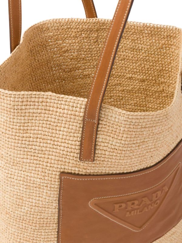 Prada triangle-logo raffia tote bag - Image 7