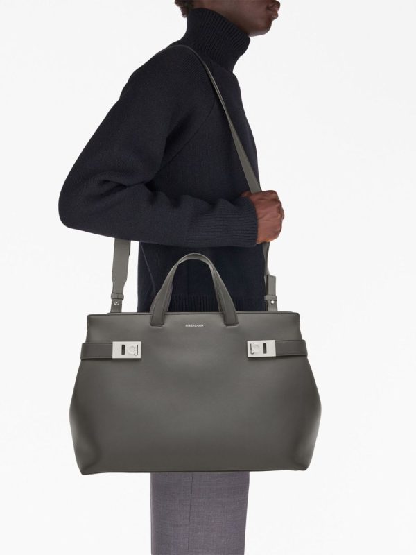 Ferragamo Gancini-buckle leather tote bag - Image 7